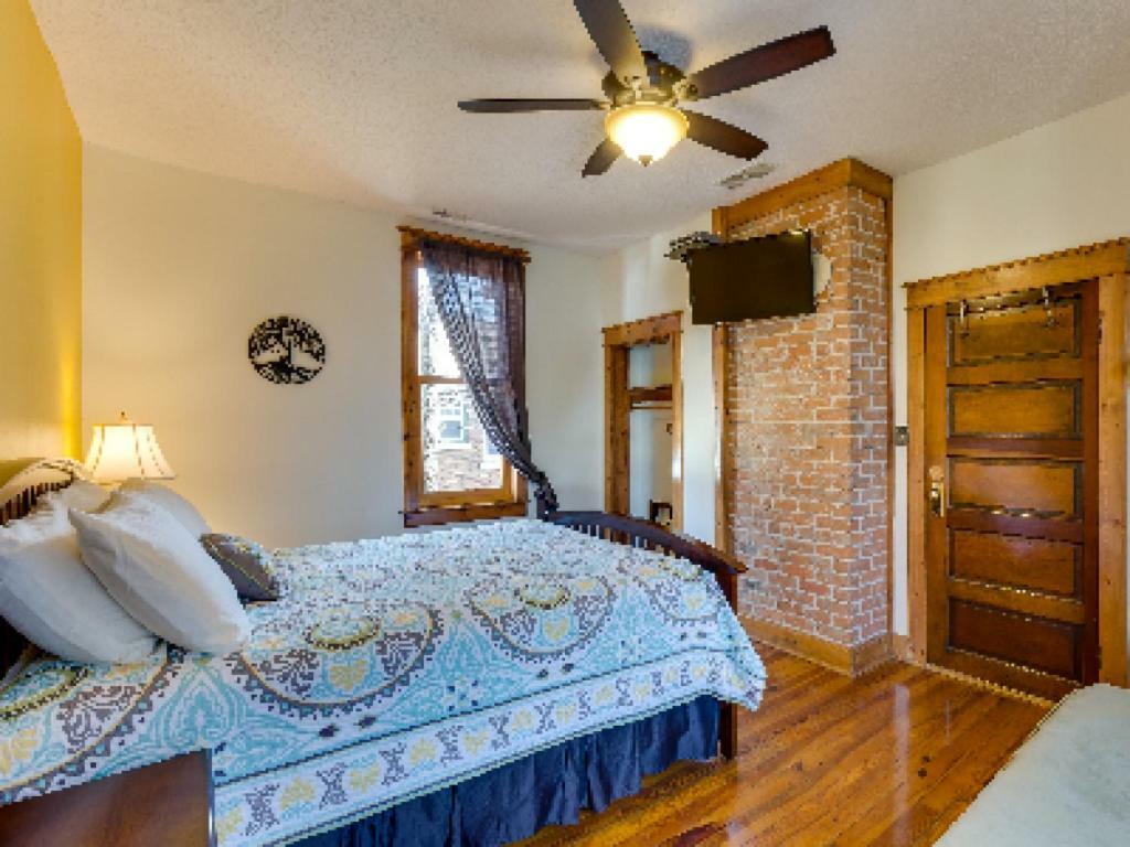 Persimmon Inn Bloomington Luaran gambar